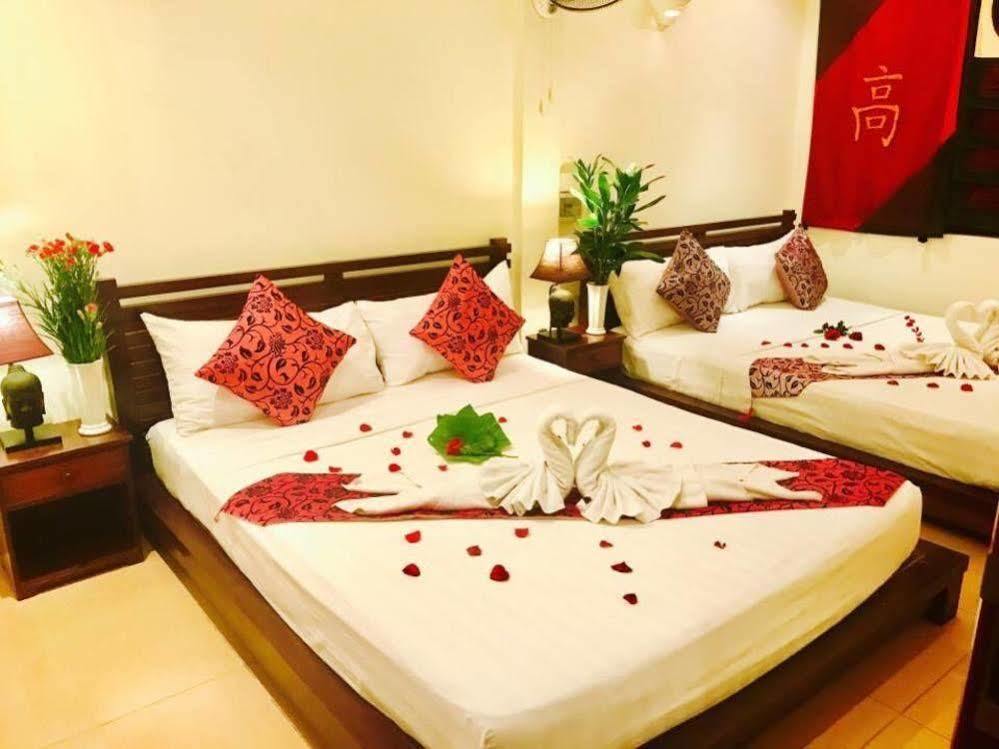 Red Hibiscus Hotel Phnom Penh Exterior foto